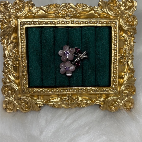 Vintage Rhinestone and Cat’s Eye Flower Brooch - Picture 3 of 5